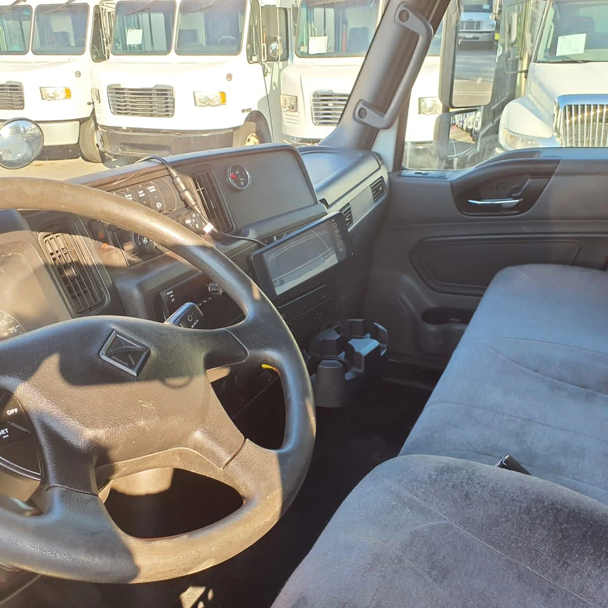 2020 International MV - image 7