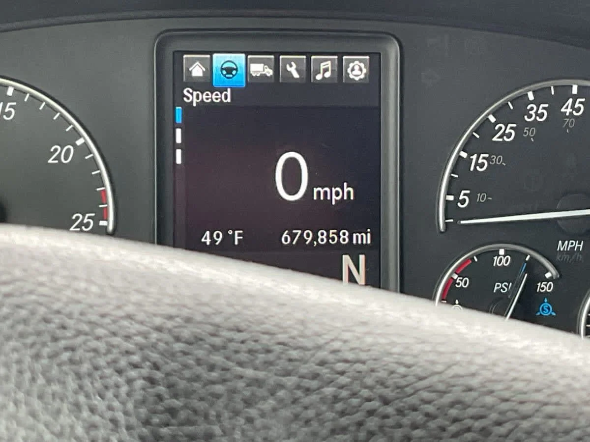 2022 Freightliner Cascadia in Minneapolis, MN — photo 12