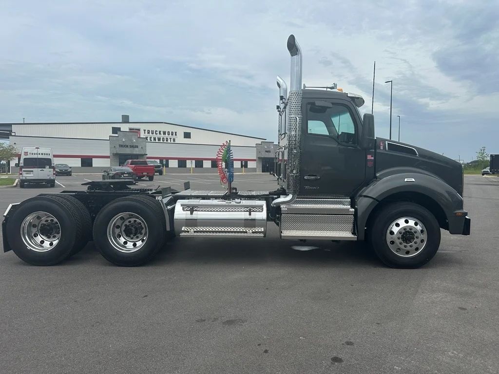 2027 Kenworth in Mobile, AL — photo 5