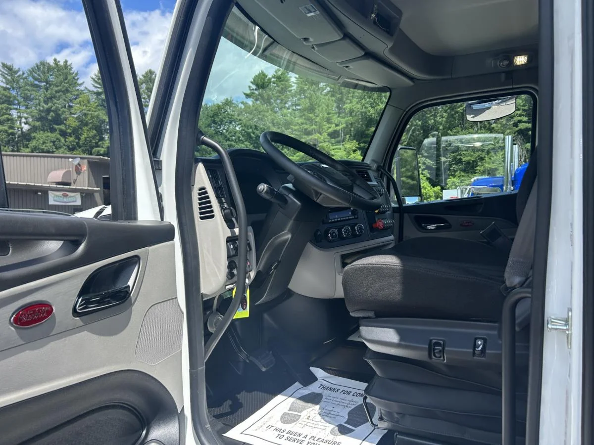 2027 in South Royalton, VT — photo 8