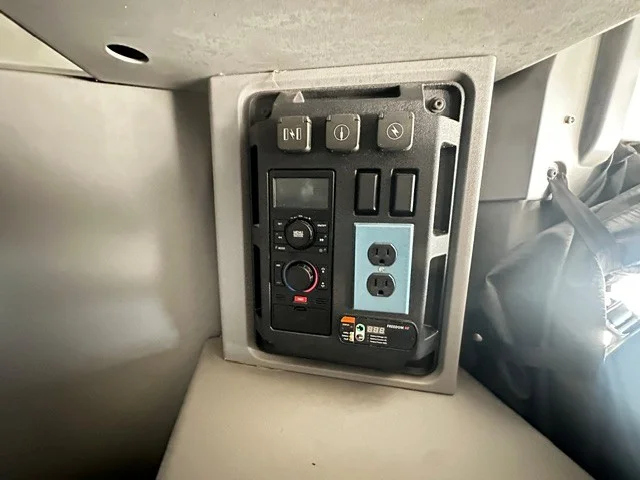 2020 Mack Anthem in San Antonio, TX — photo 14