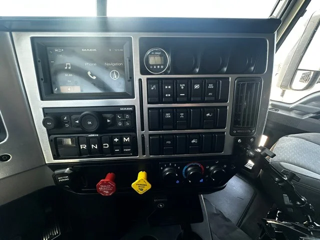 2020 Mack Anthem in San Antonio, TX — photo 9