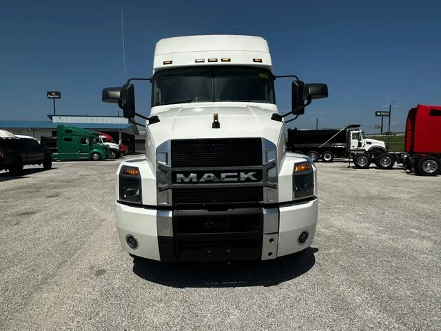 2020 Mack Anthem in San Antonio, TX — photo 2