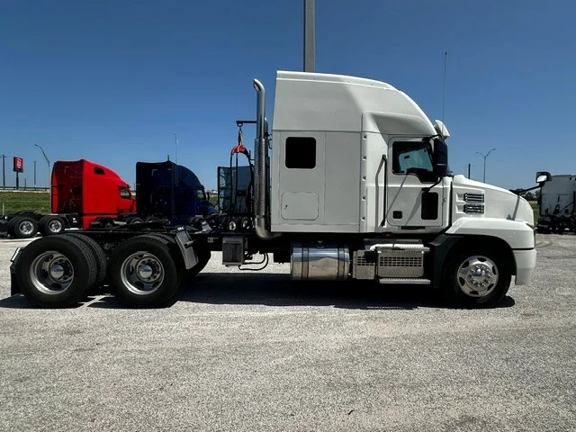 2020 Mack Anthem in San Antonio, TX — photo 4