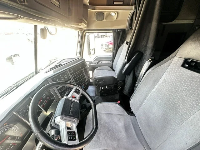 2020 Mack Anthem in San Antonio, TX — photo 16