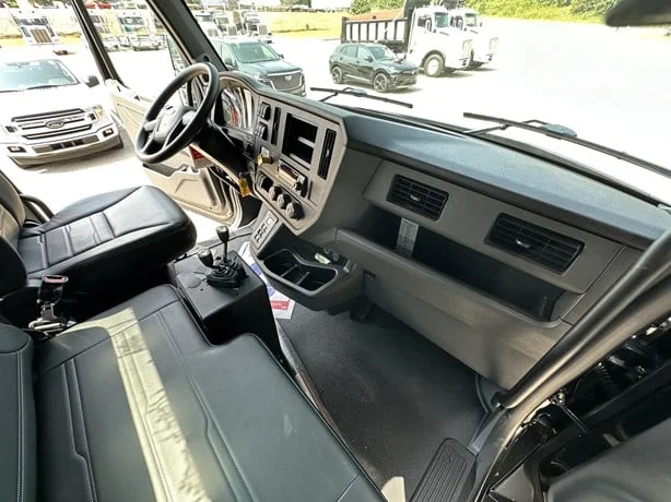 2025 Peterbilt 548 in GA — photo 6