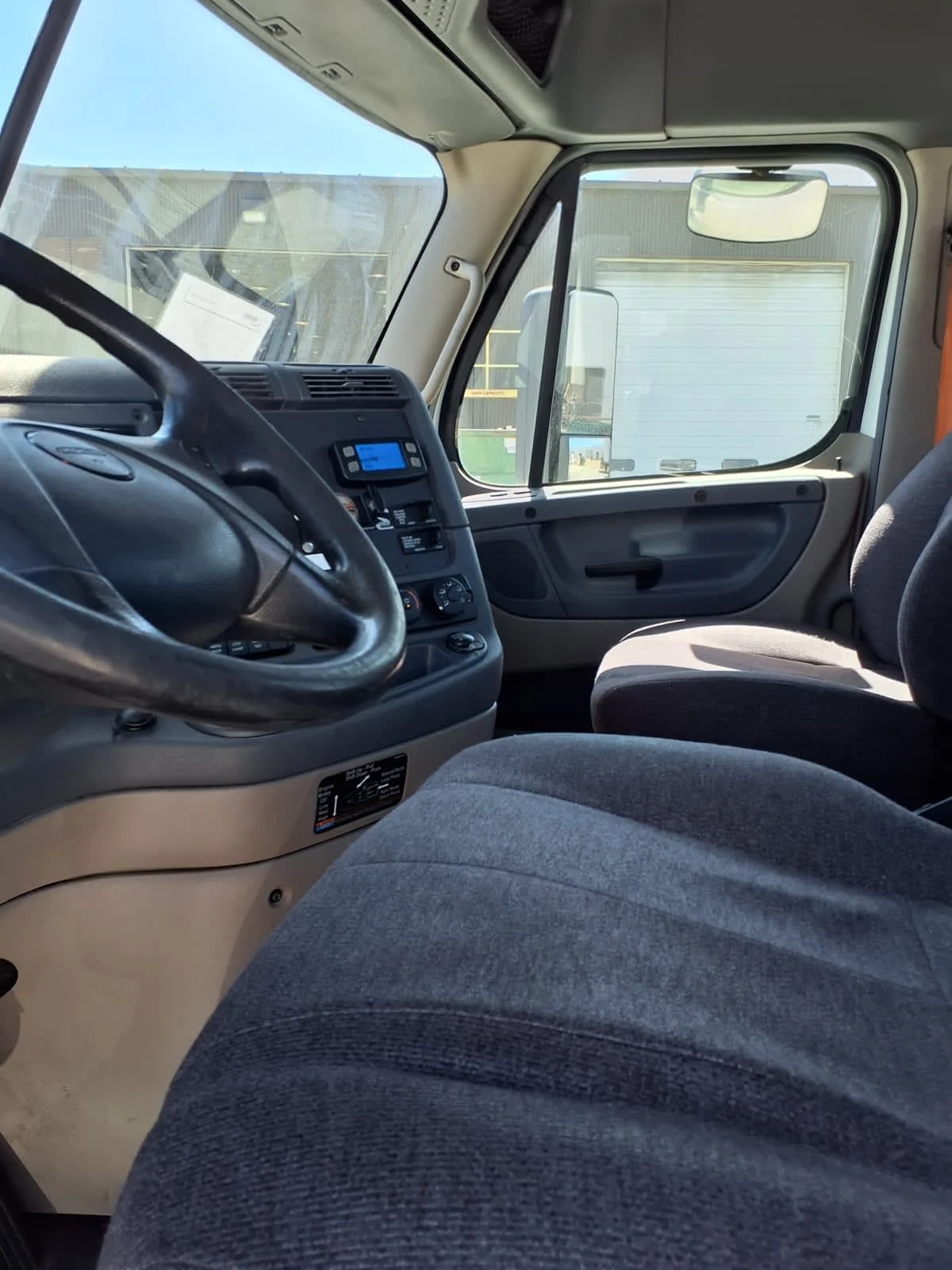 2018 Freightliner Cascadia in Fort Worth, TX — photo 7