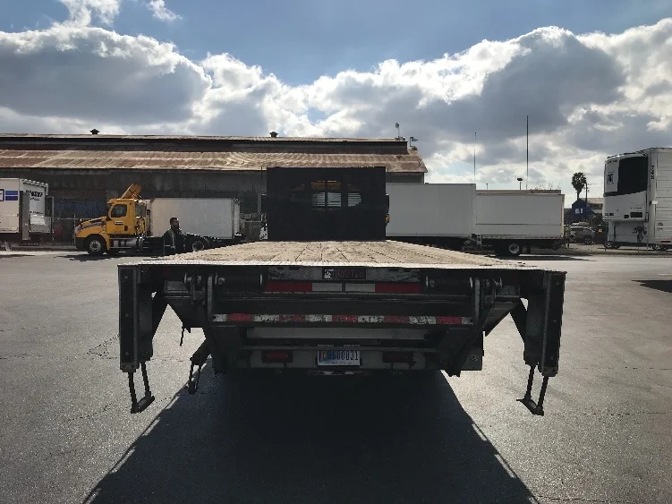 2019 Freightliner M2 106 in Vernon, CA — photo 7