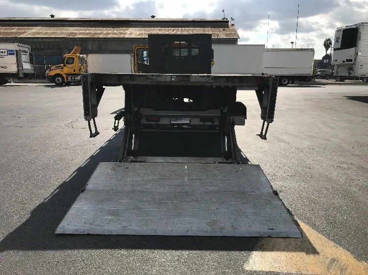 2019 Freightliner M2 106 in Vernon, CA — photo 9