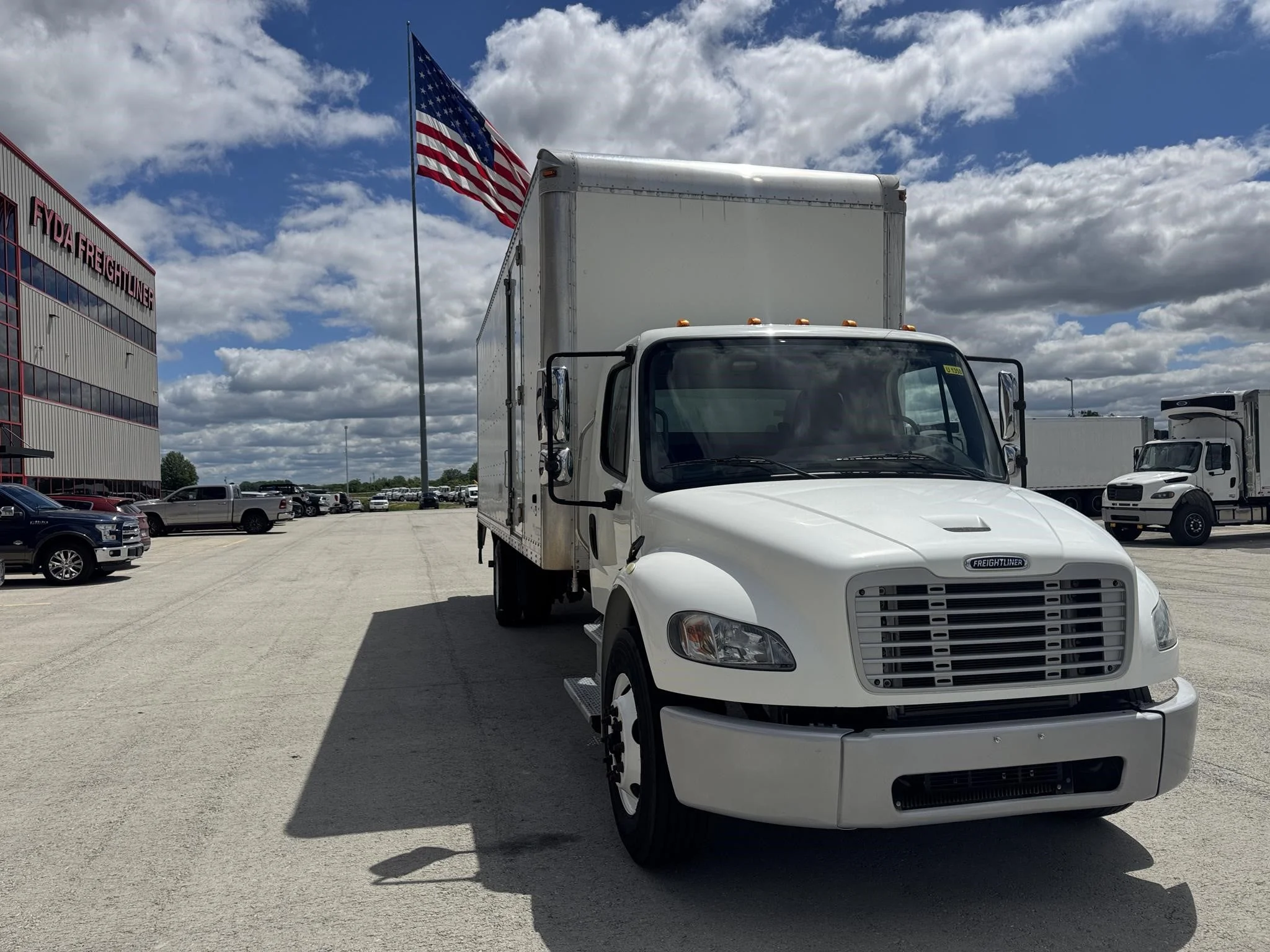 2019 Freightliner eM2 — photo 10