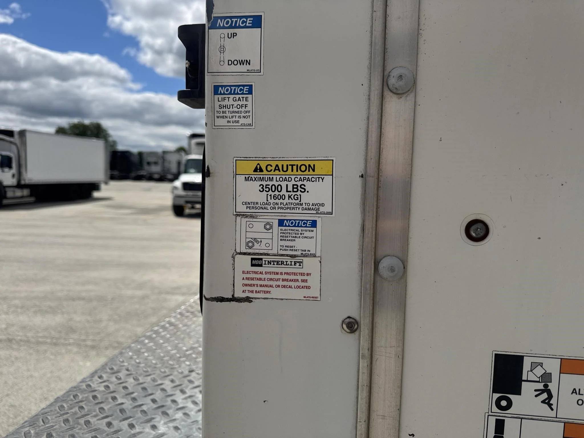 2019 Freightliner eM2 — photo 8