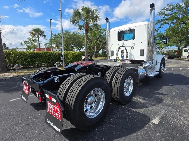 2027 Peterbilt 567 in Fort Myers, FL — photo 10