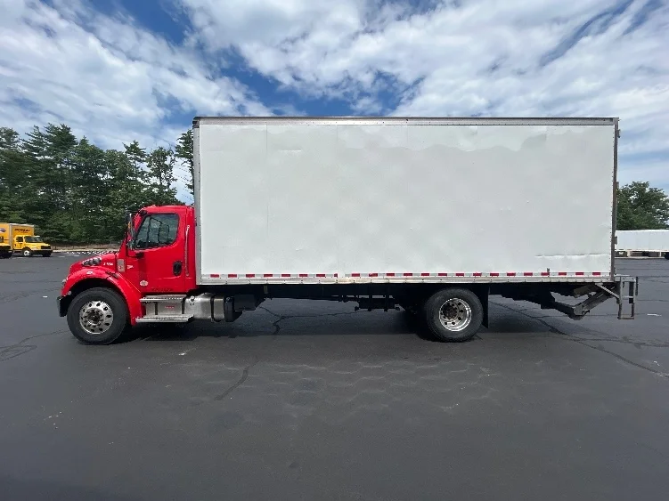 2022 Freightliner eM2 in Braintree, MA — photo 4