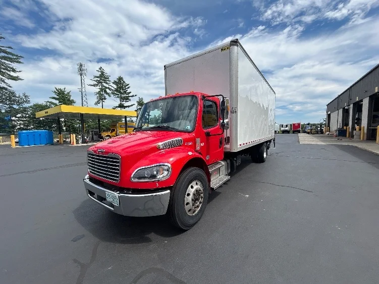 2022 Freightliner eM2 in Braintree, MA — photo 3
