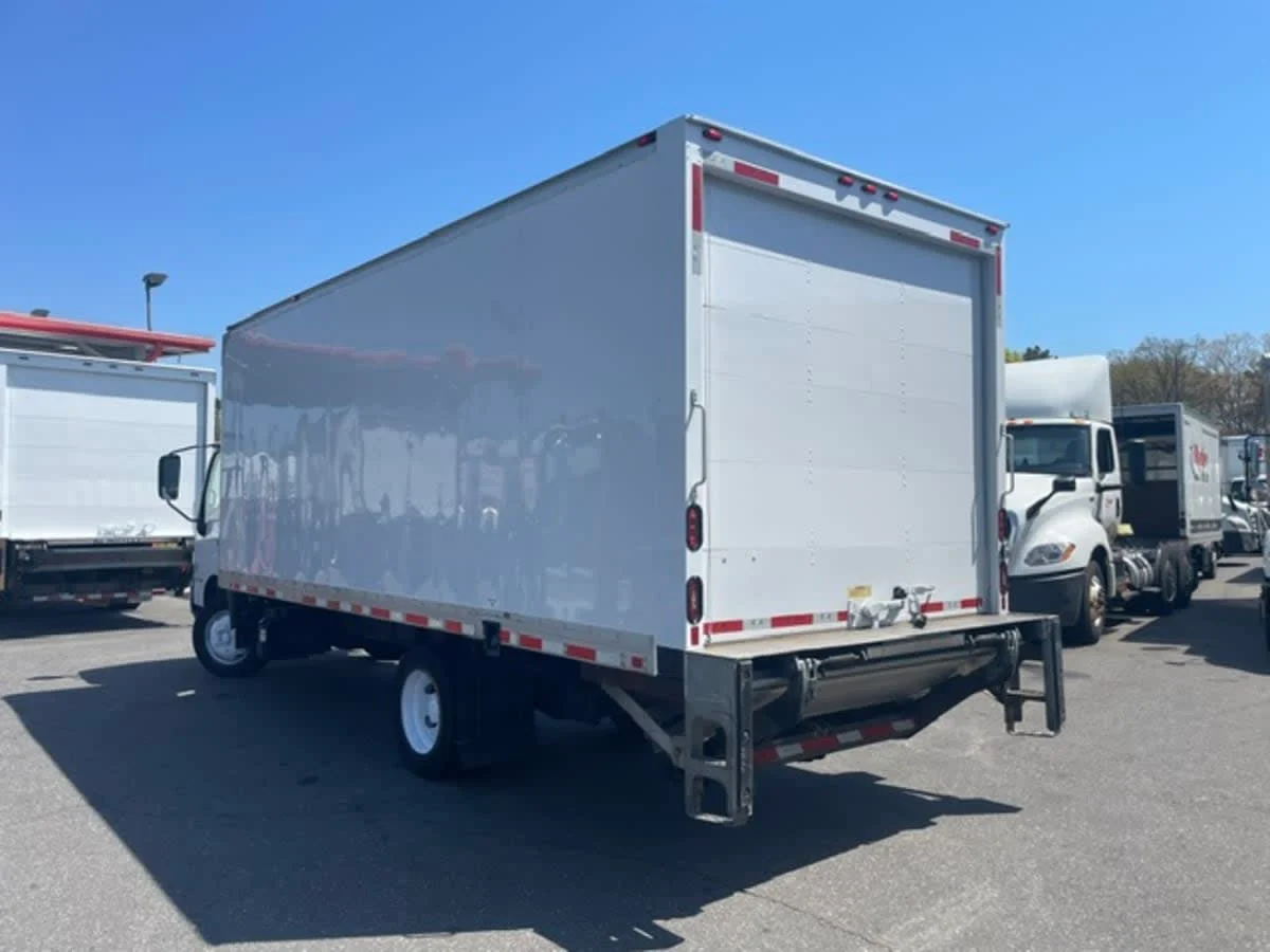 2019 Hino 195 in Farmingdale, NY — photo 6