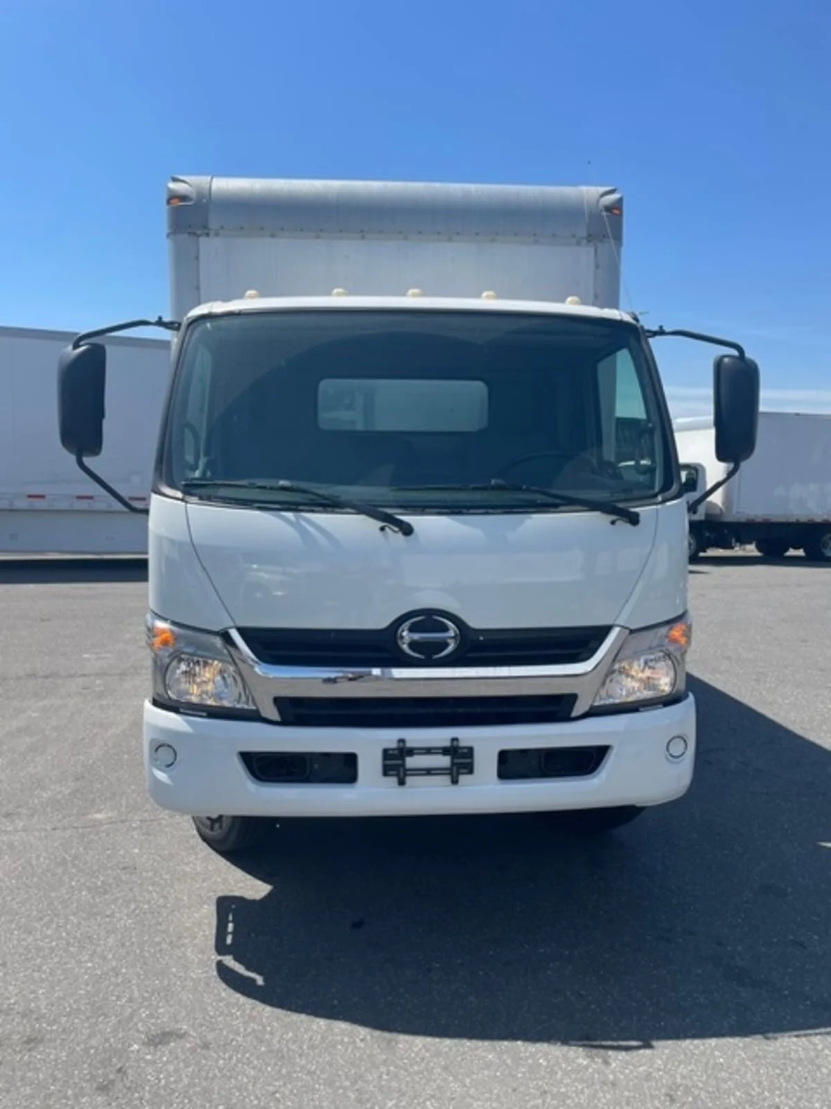 2019 Hino 195 in Farmingdale, NY — photo 2