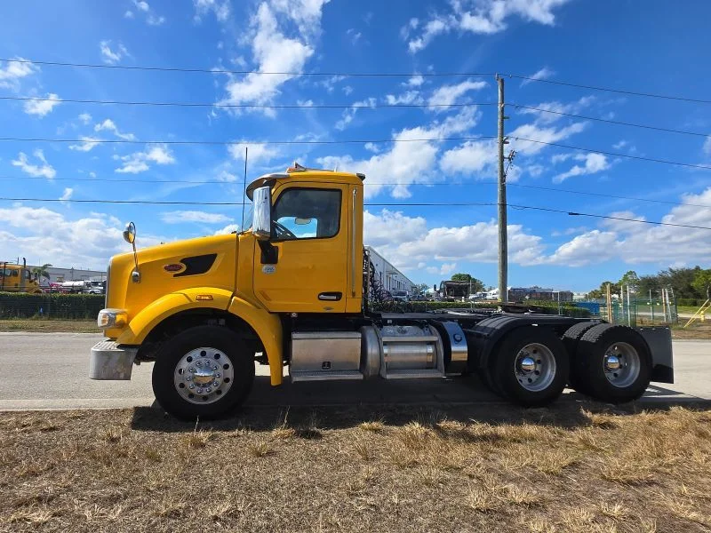 2020 Peterbilt 567 in Fort Lauderdale, FL — photo 2