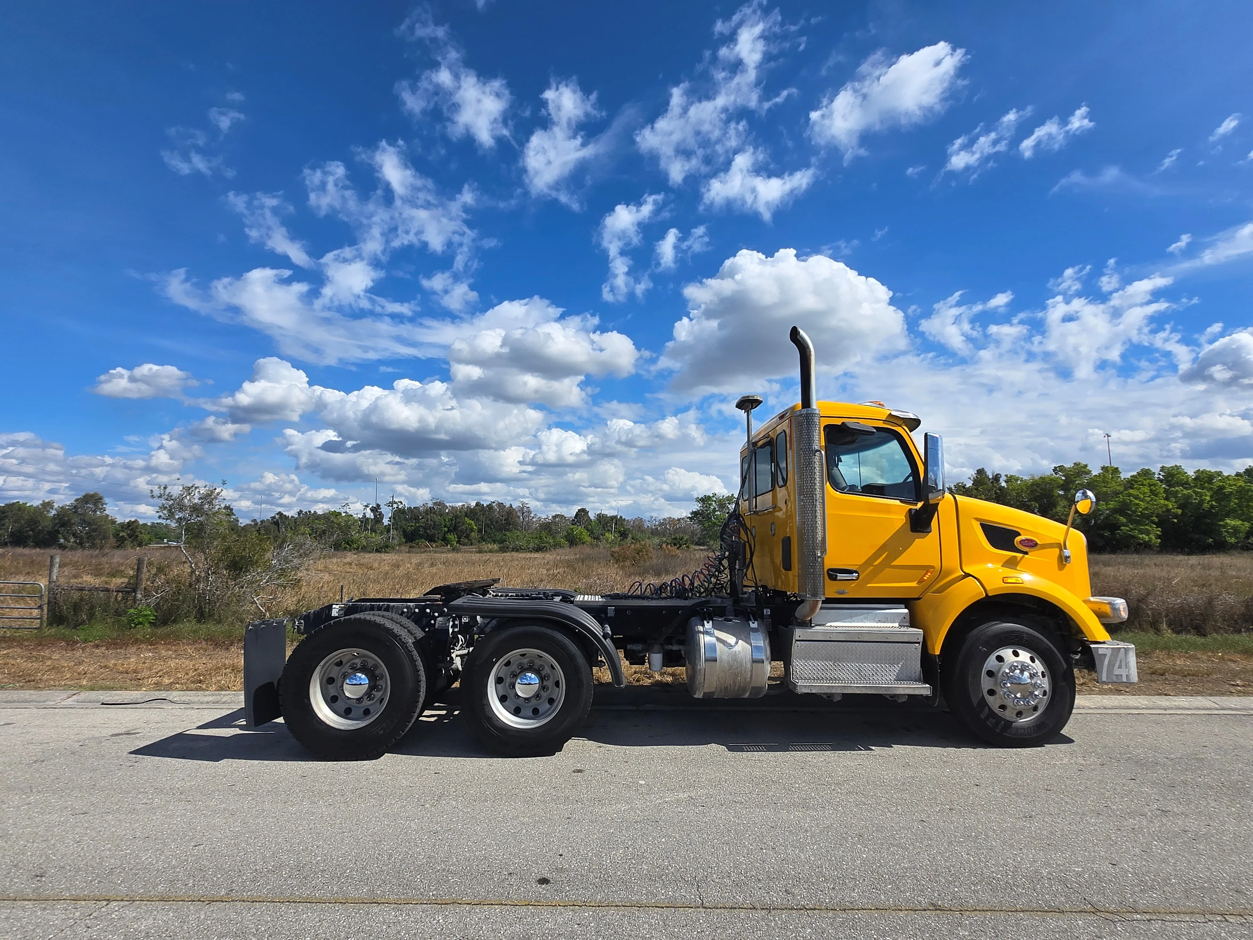 2020 Peterbilt 567 in Fort Lauderdale, FL — photo 3