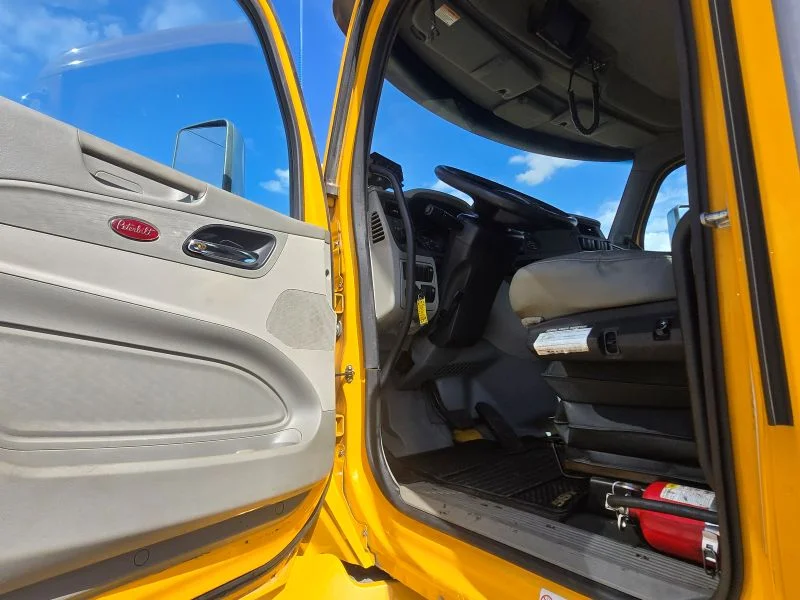 2020 Peterbilt 567 in Fort Lauderdale, FL — photo 18