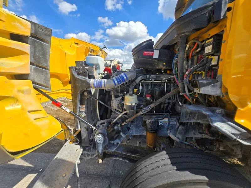 2020 Peterbilt 567 in Fort Lauderdale, FL — photo 15