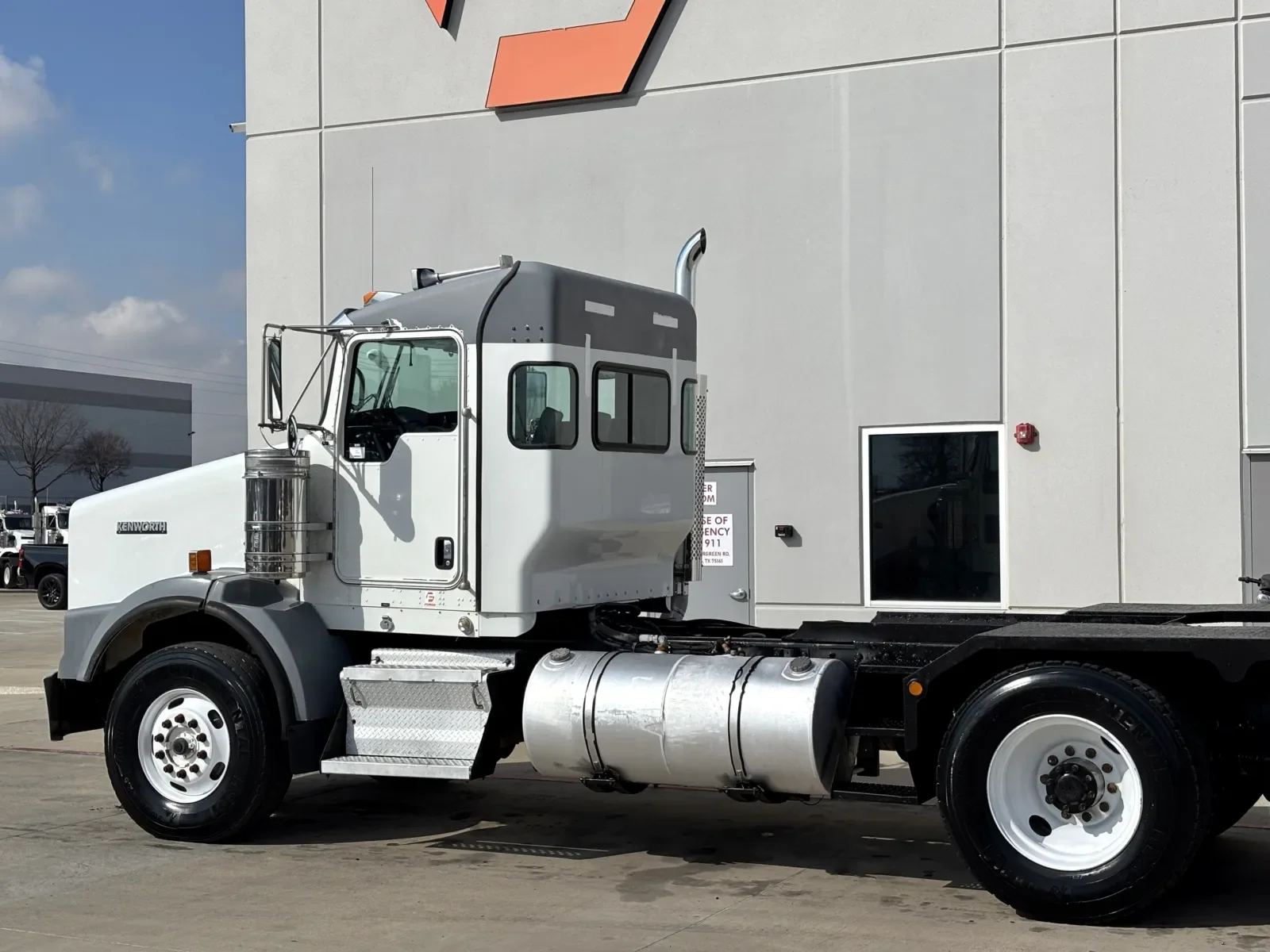 2013 Kenworth T800 - image 8