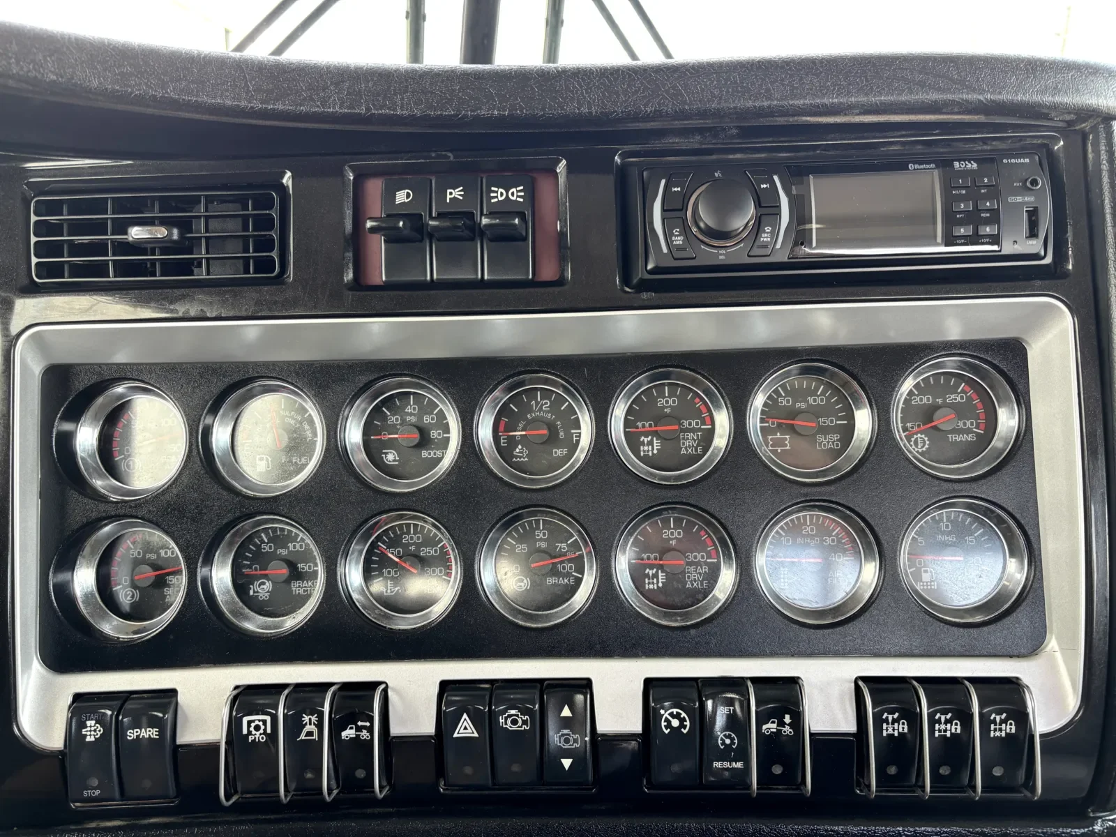 2013 Kenworth T800 in Hutchins, TX — photo 17