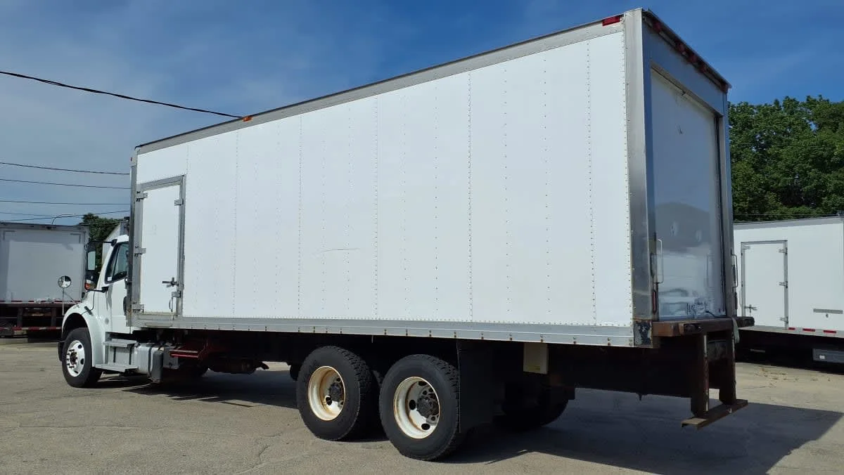 2019 Freightliner M2 106 in Warwick, RI — photo 6