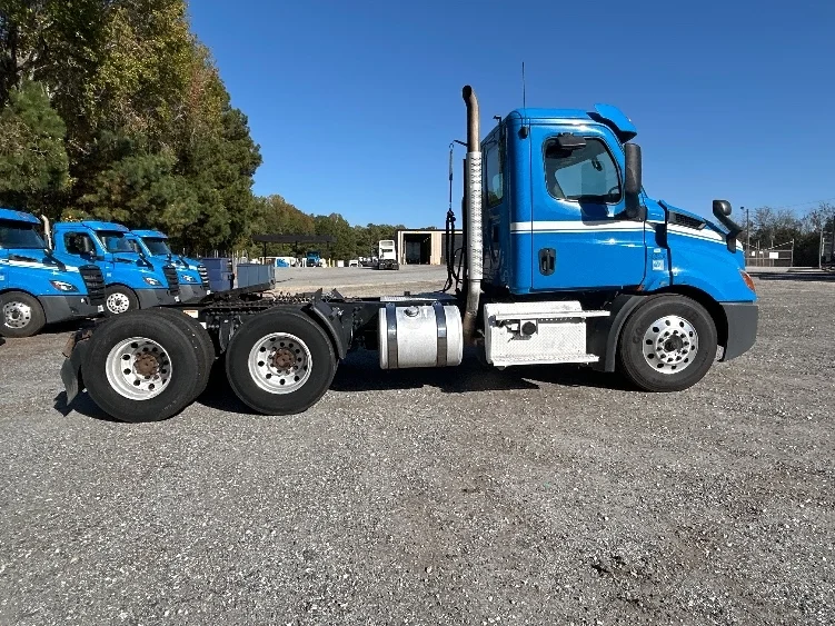 2019 Freightliner Cascadia in Anderson, SC — photo 8
