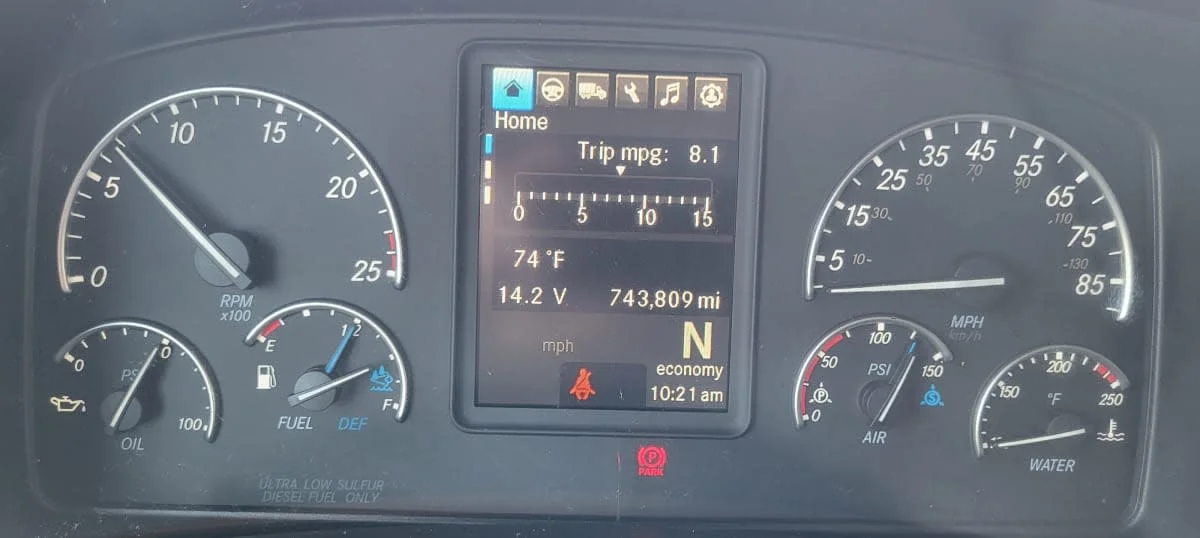 2022 Freightliner Cascadia - image 14