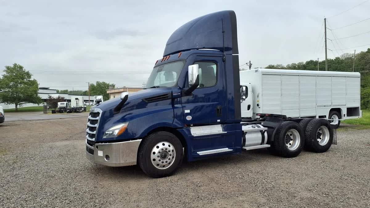2022 Freightliner Cascadia in West Chester, OH