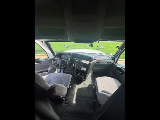 2021 International LT in Conyers, GA — photo 10