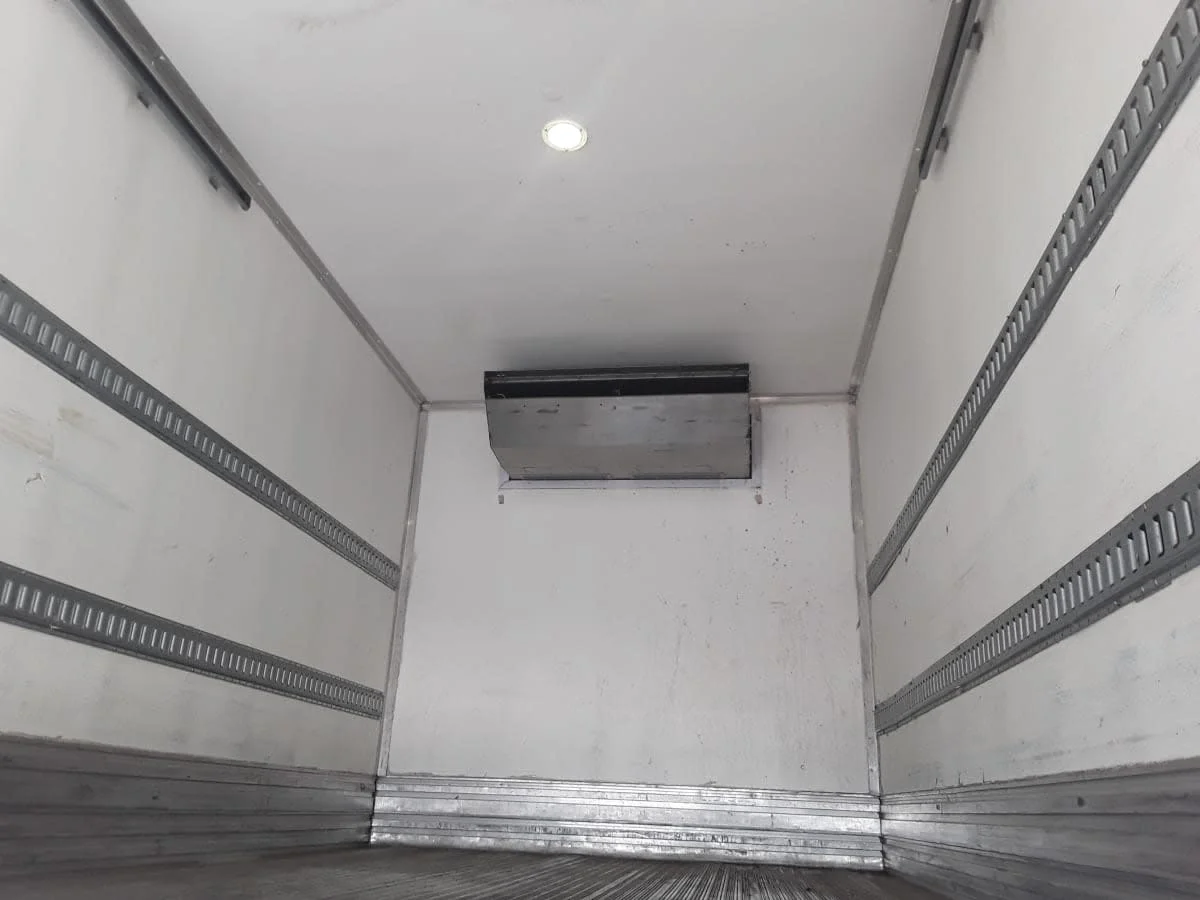 2017 Isuzu NRR - image 7