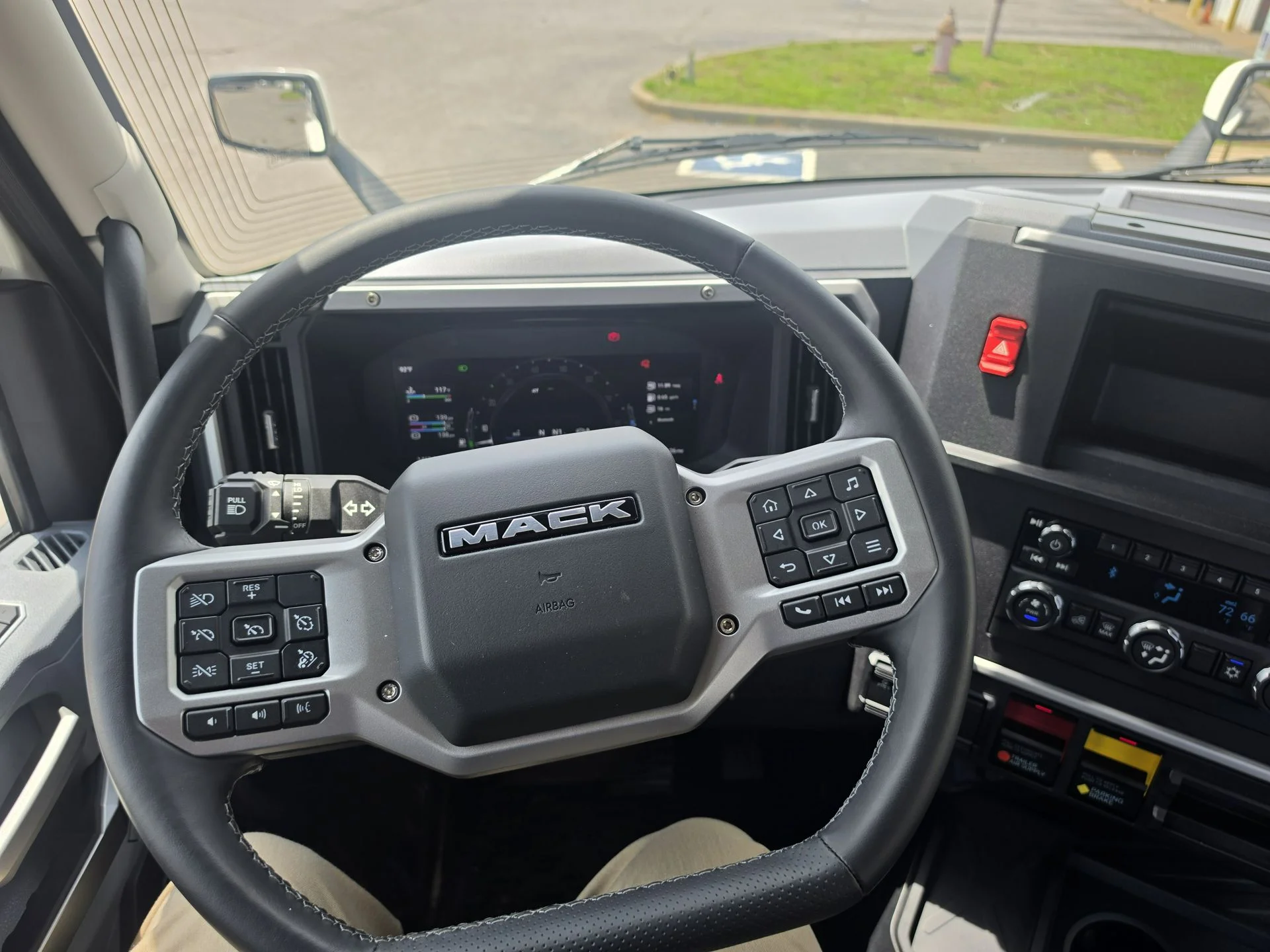 2027 Mack Anthem in La Vergne, TN — photo 8