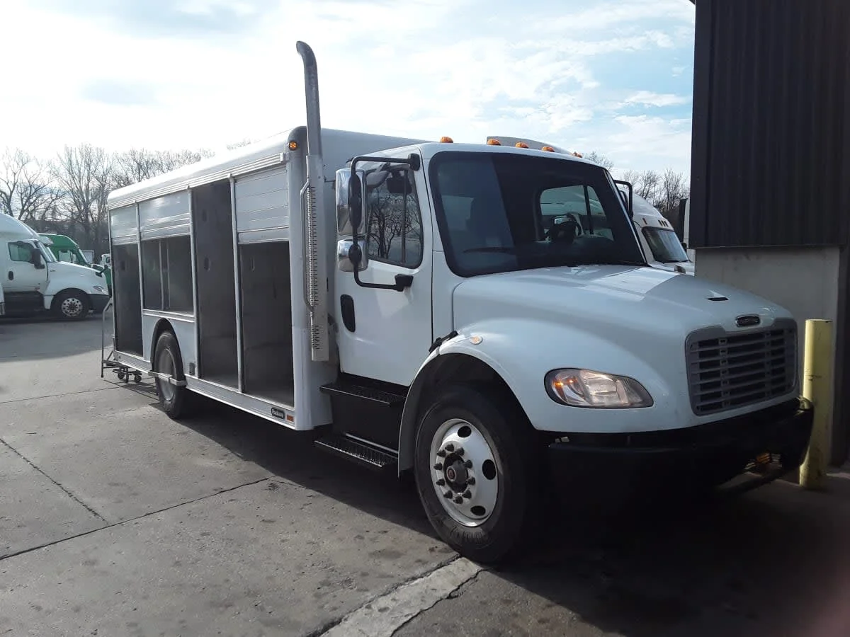 2020 Freightliner M2 106 in Kansas City, MO — photo 3