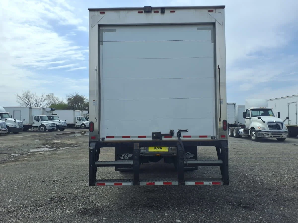 2018 International 4300 in Taylor, MI — photo 5