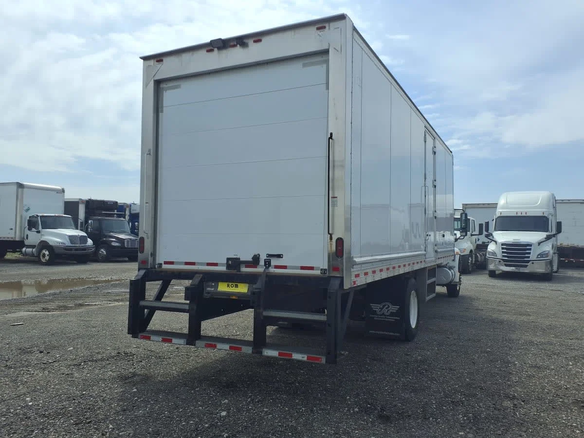 2018 International 4300 in Taylor, MI — photo 4