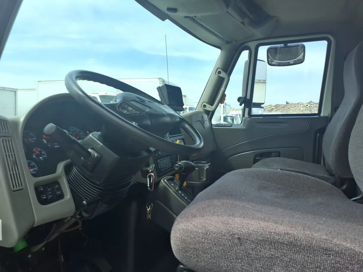 2018 International 4300 in Taylor, MI — photo 8