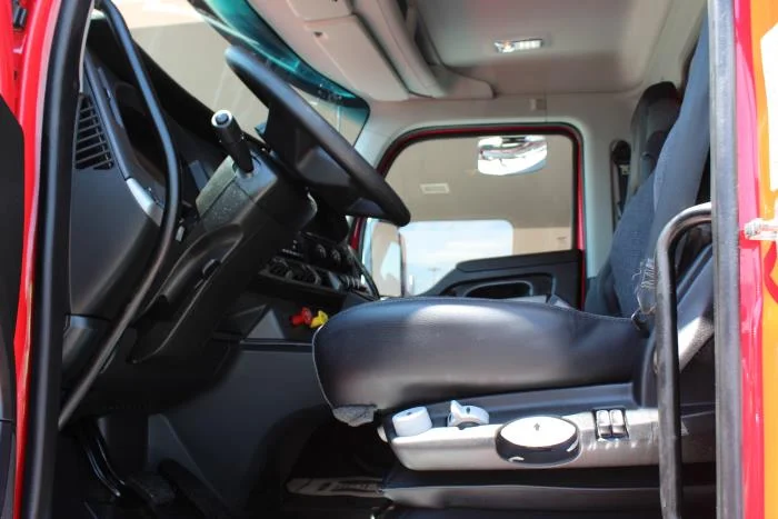 2025 Kenworth T880 — photo 10