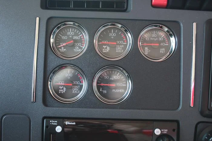 2025 Kenworth T880 — photo 16