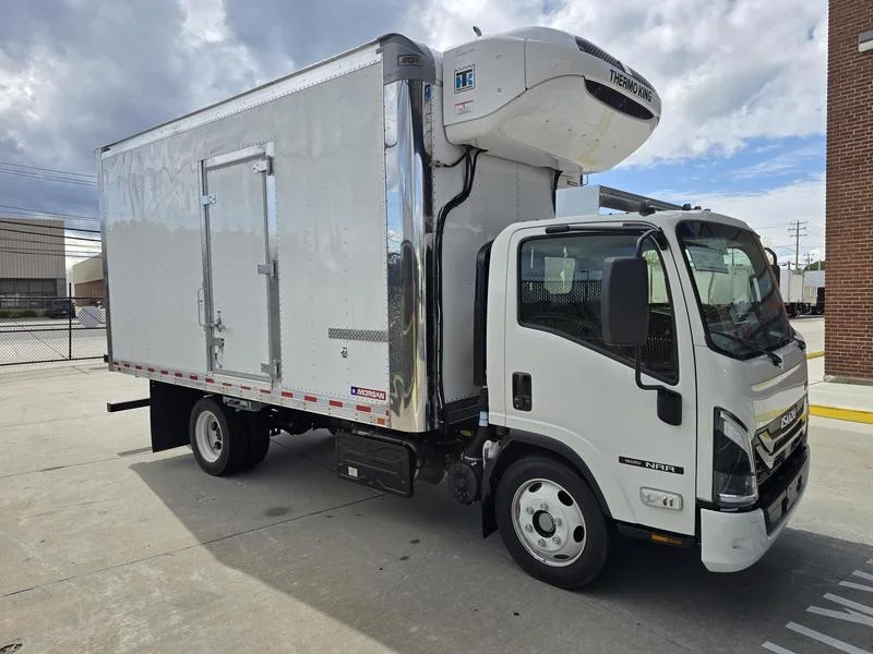 2025 Isuzu NRR