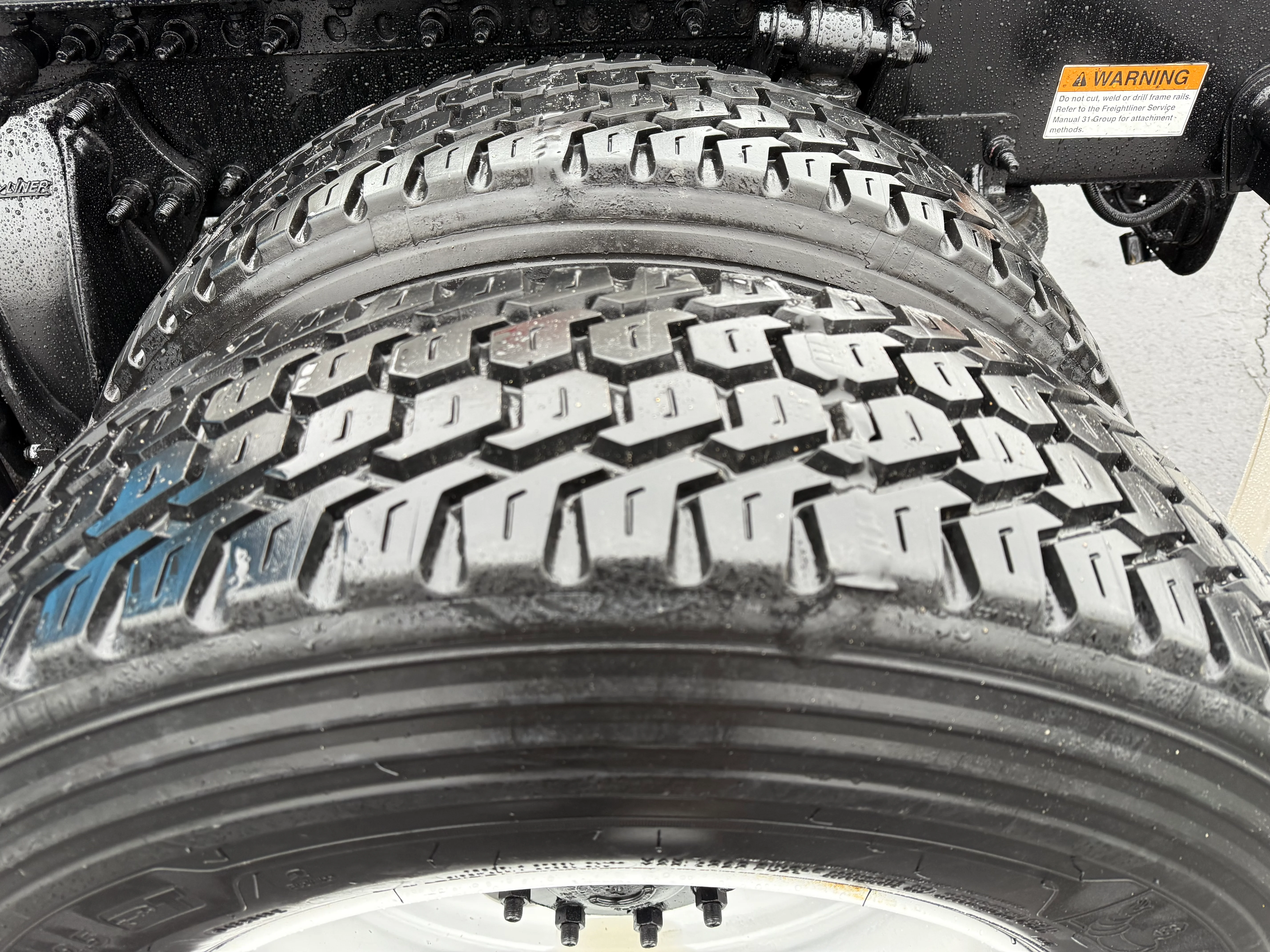 2019 Freightliner Cascadia - image 13