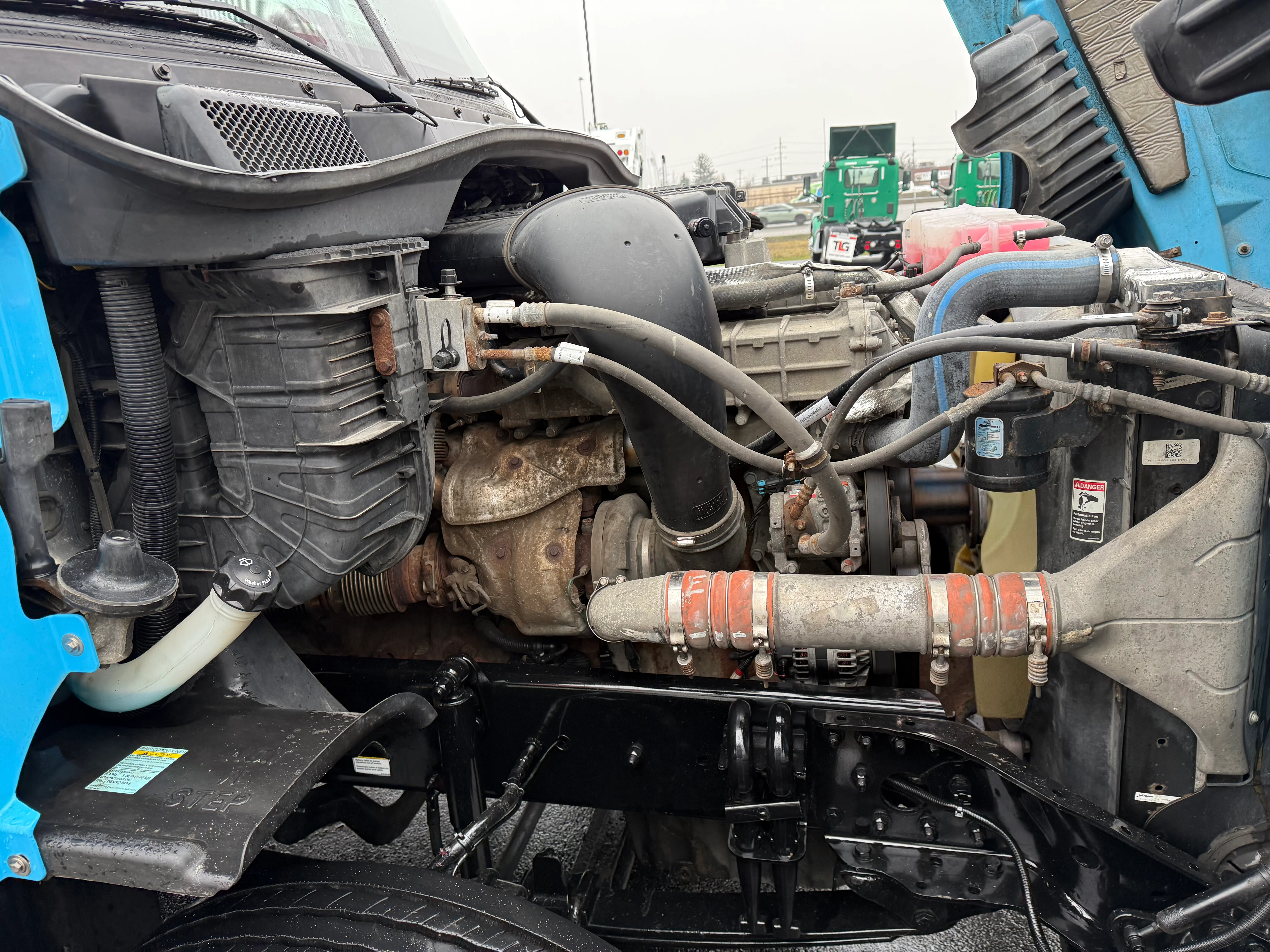 2019 Freightliner Cascadia - image 10