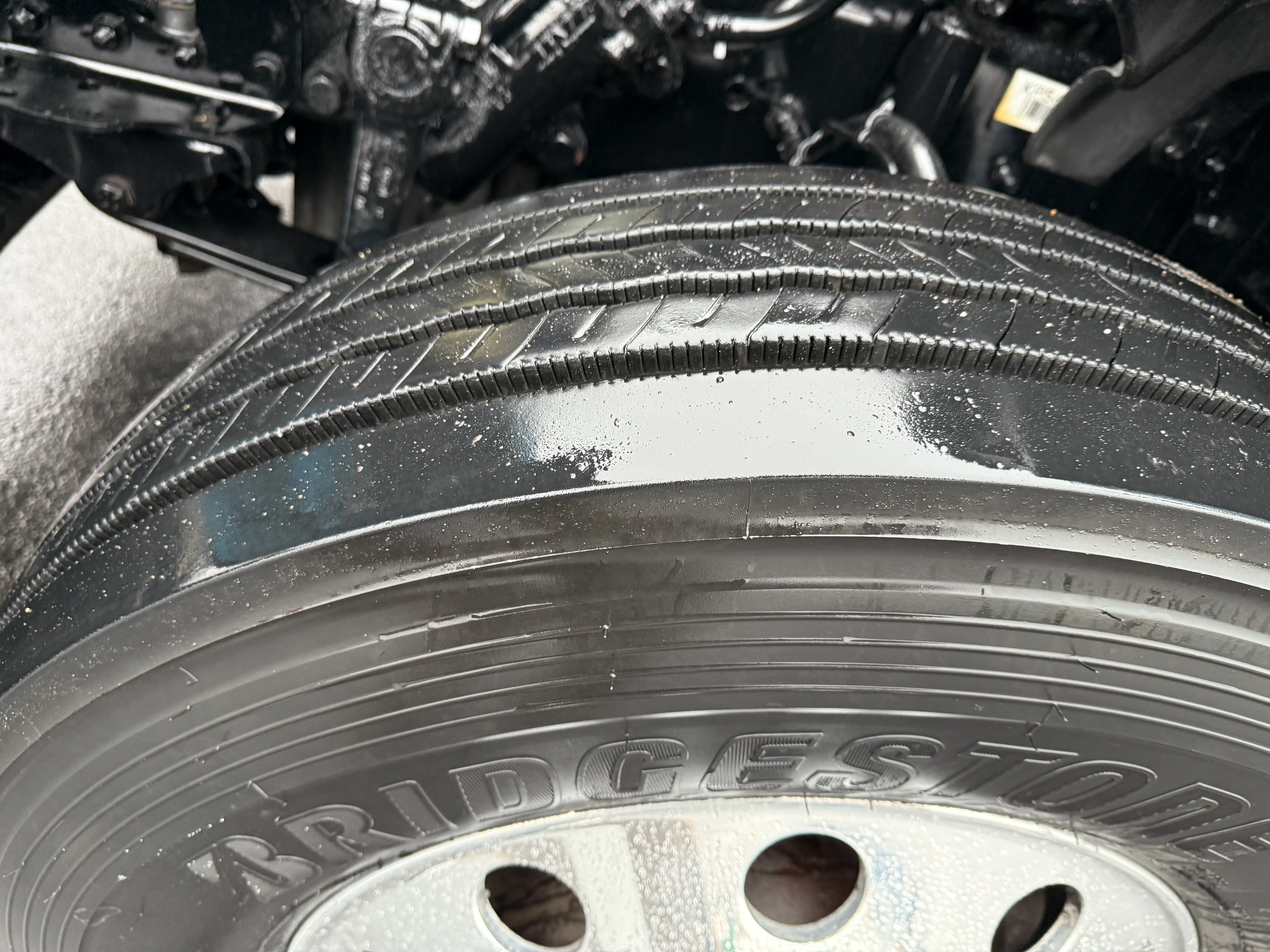 2019 Freightliner Cascadia - image 9