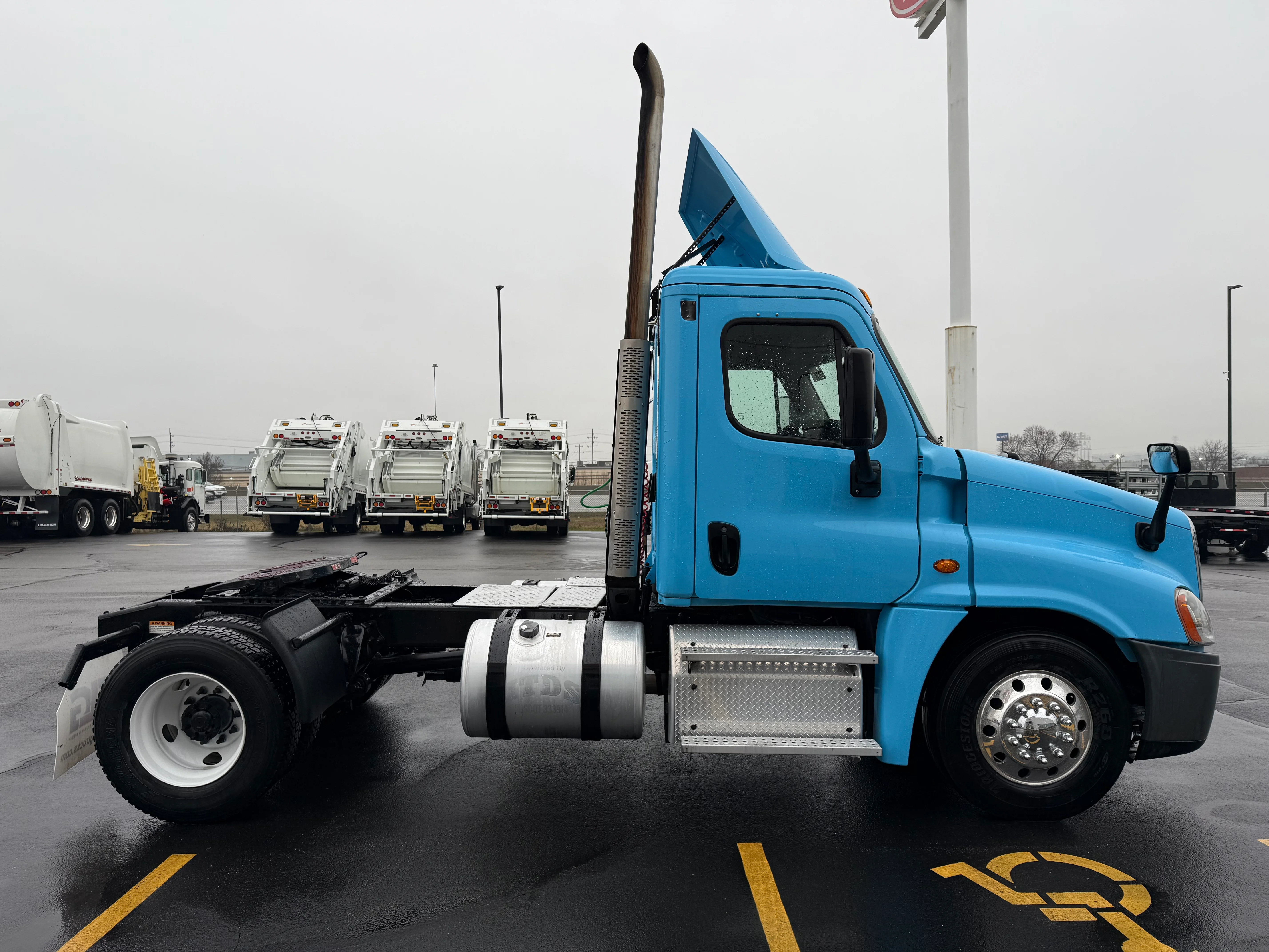2019 Freightliner Cascadia - image 6