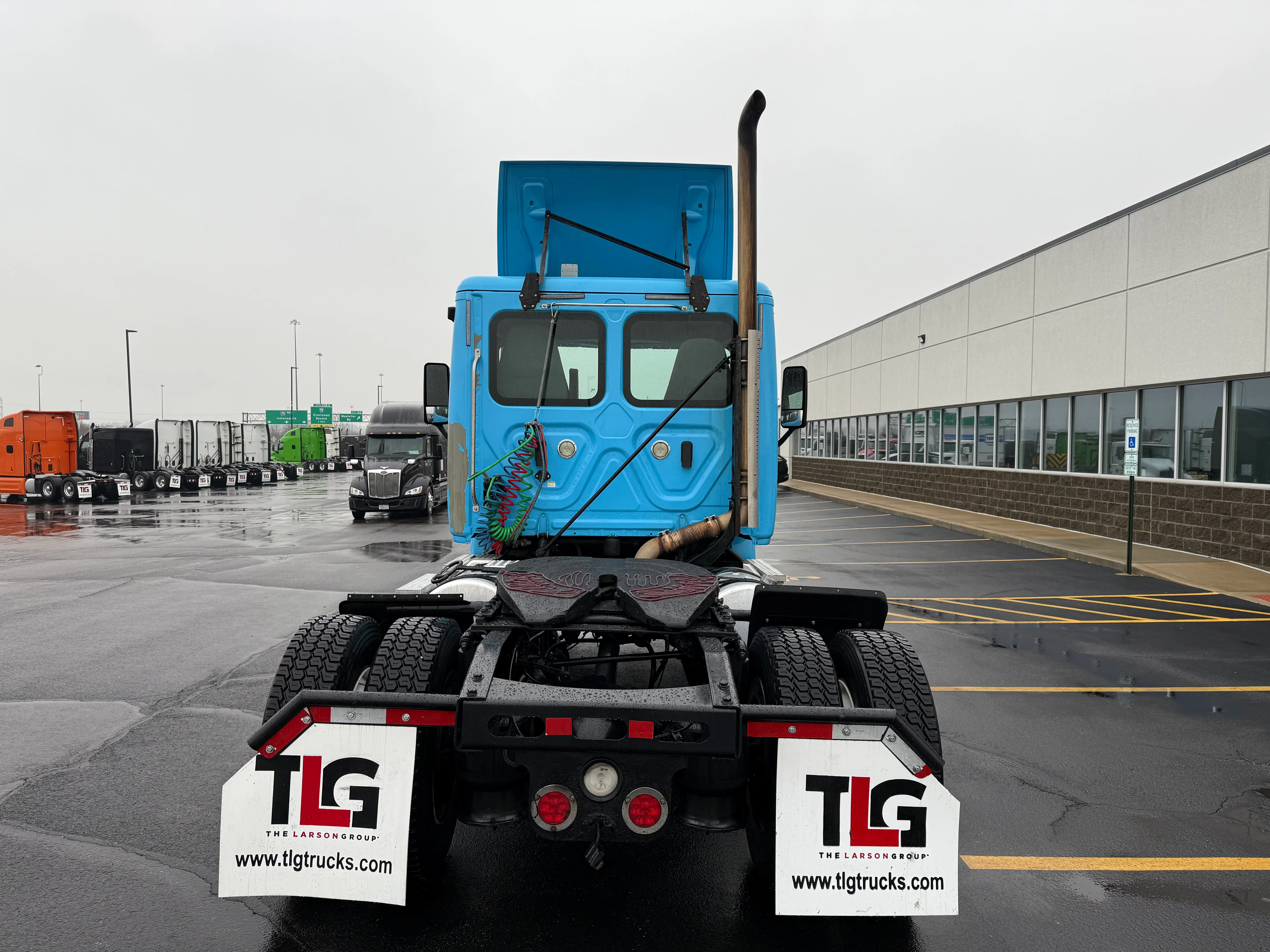 2019 Freightliner Cascadia - image 4