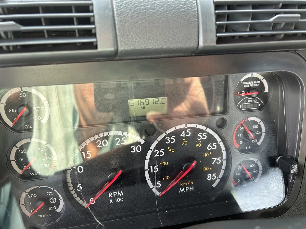 2015 Freightliner Cascadia - image 18