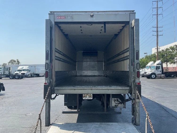 2019 Freightliner M2 106 - image 8