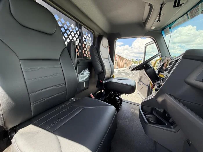 2027 Peterbilt 548 — photo 18