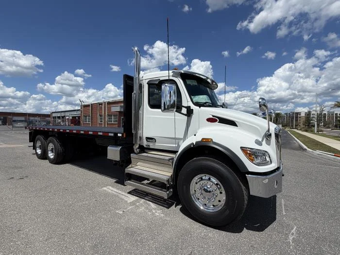 2027 Peterbilt 548 — photo 9
