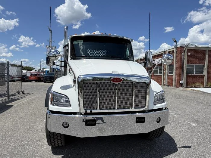 2027 Peterbilt 548 — photo 10